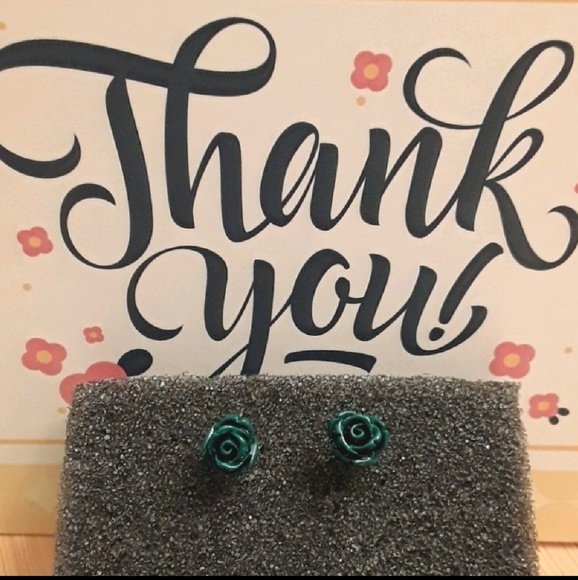 NEW Forest Green Roses - Picture 6 of 6